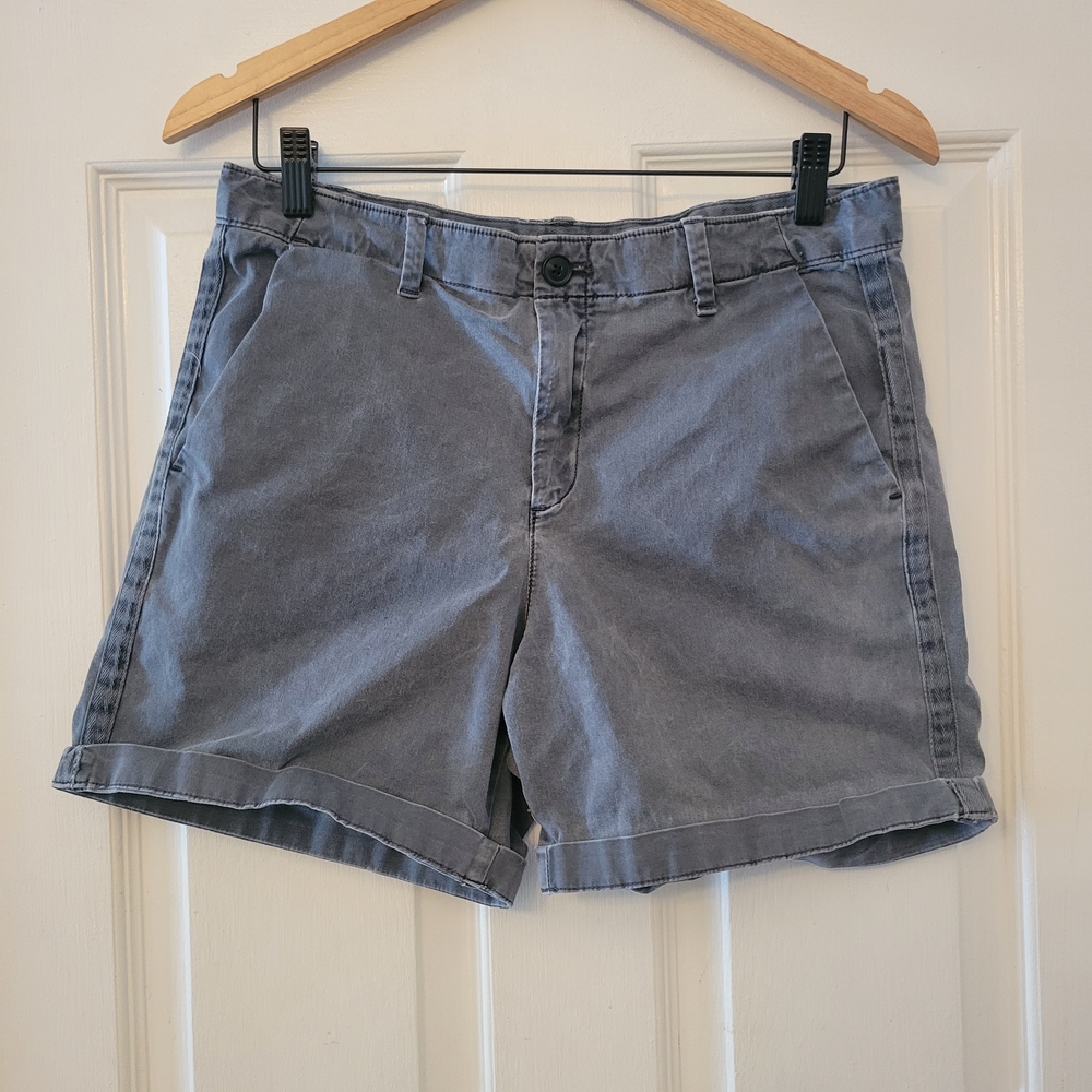 GAP Women's 8 Charcoal Chino Shorts